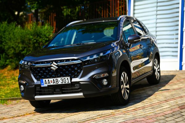 Suzuki S-Cross 1.5 Hybrid
